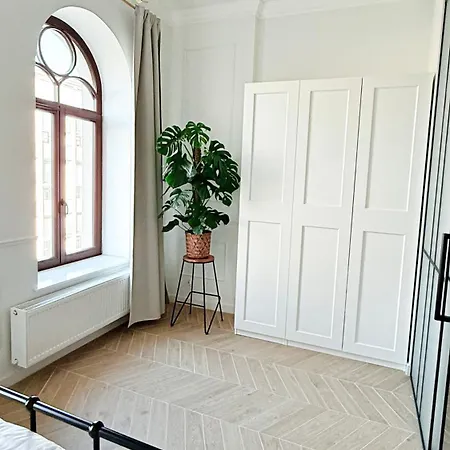 Apartment Kollataja 23 *