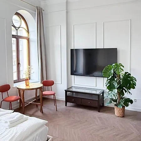 Apartment Kollataja 23 *
